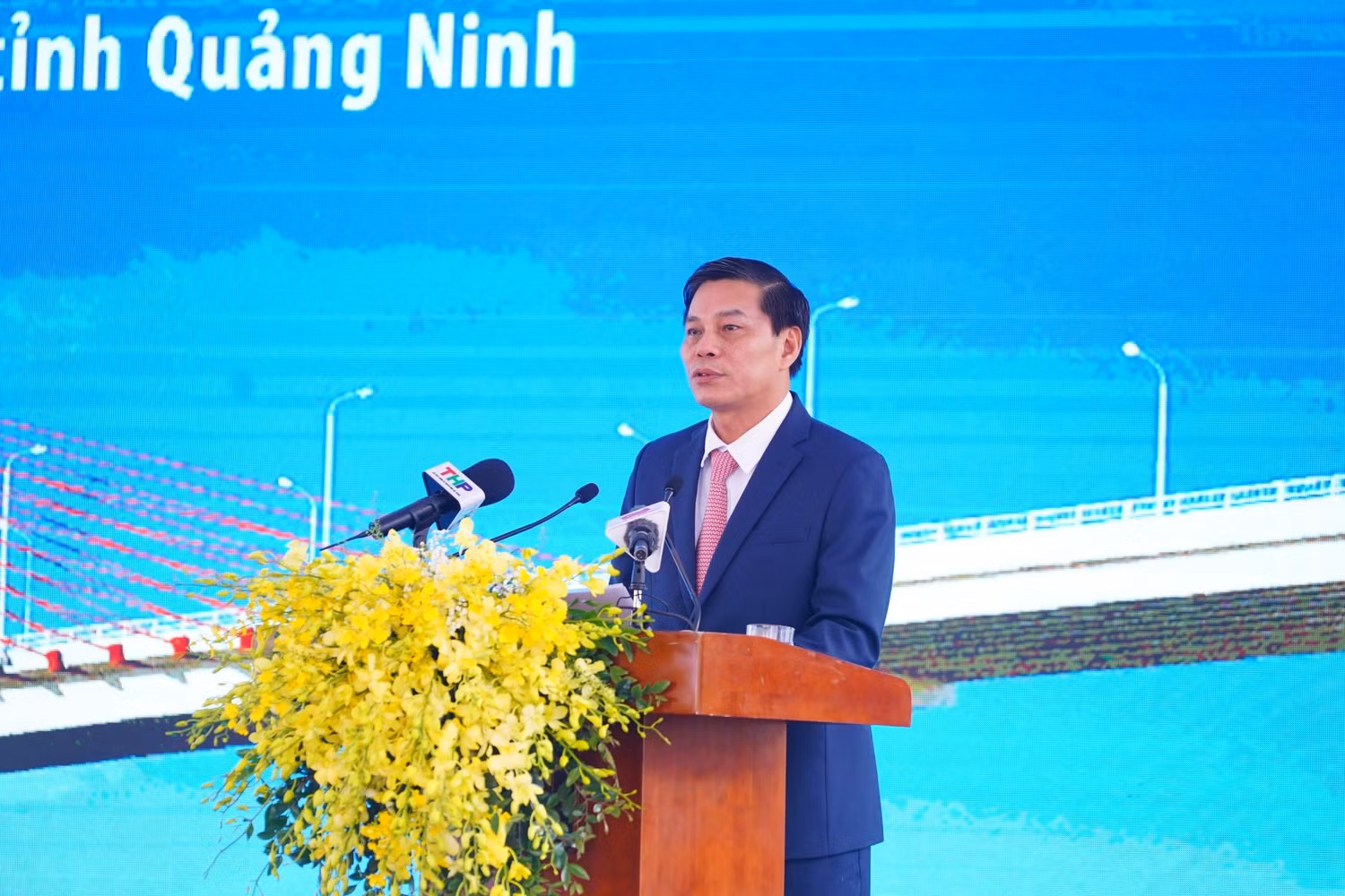 Ông Nguyễn Văn Tùng- Chủ tịch Uỷ ban nhân dân thành phố Hải Phòng phát biểu tại lễ khởi công (Ảnh: CTV) Ông Nguyễn Văn Tùng- Chủ tịch Uỷ ban nhân dân thành phố Hải Phòng phát biểu tại lễ khởi công (Ảnh: CTV)