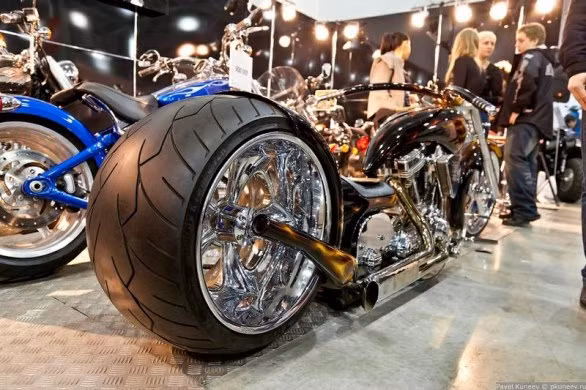 Ngoài ra, trong sự kiện còn có cuộc thi xế độ mang tên Russian Custom Championship, thu hút sự tham gia của hơn 50 người đến từ Nga, Ukraine, Belarus, Latvia, Cộng hòa Komi, Bashkortostan và khu vực Perm.