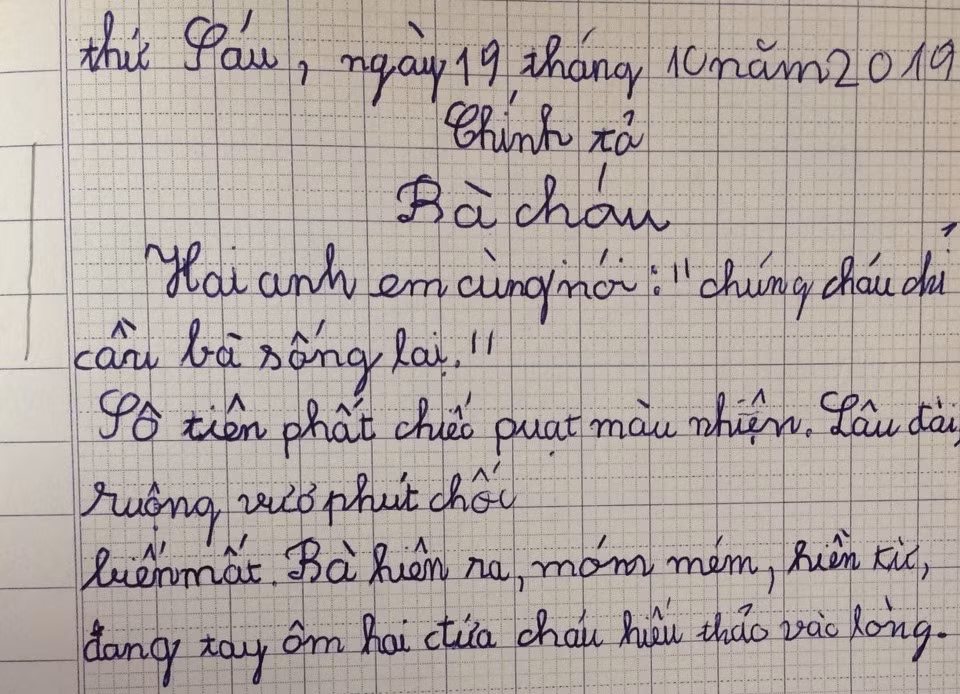 Chữ viết của học sinh liên quan đến vụ xin chuyển lớp. (Ảnh: H.L) Chữ viết của học sinh liên quan đến vụ xin chuyển lớp. (Ảnh: H.L)