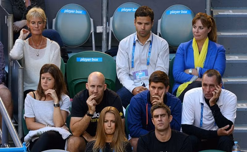Như thường lệ, Andy Murray nhận được sự cổ vũ của mẹ anh, bà Judy, cùng huấn luyện viên Ivan Lendl.