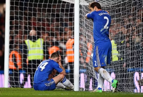 Ivanovic và Cahill đau lòng khi không thể bảo vệ khung thành trước Swansea ở những phút cuối. Ivanovic và Cahill đau lòng khi không thể bảo vệ khung thành trước Swansea ở những phút cuối.