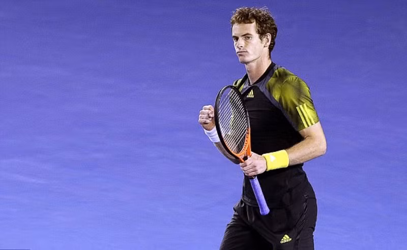 Trong set 3, Murray lại tái lập thế áp đảo khi giành break point ở ván đấu thứ 6, vượt lên dẫn 4-2. Federer chỉ gỡ lại được một ván thắng trước khi thua set 3 với tỷ số 6-3 cho Murray. Tay vợt người Scotland dẫn 2-1.