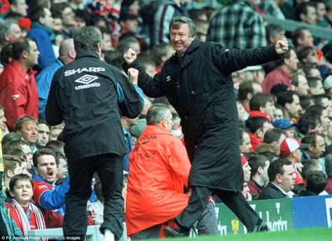 1996-97: Bầy "Chim non" của Alex Ferguson đã trưởng thành sau mùa 1995/96 và họ bảo vệ thành công chức vô địch trong năm 1997 khi bỏ xa Arsenal và Newcastle 7 điểm. Đây là mùa bóng mà Andy Cole nổi lên là chân sút hàng đầu của CLB. 1996-97: Bầy "Chim non" của Alex Ferguson đã trưởng thành sau mùa 1995/96 và họ bảo vệ thành công chức vô địch trong năm 1997 khi bỏ xa Arsenal và Newcastle 7 điểm. Đây là mùa bóng mà Andy Cole nổi lên là chân sút hàng đầu của CLB.