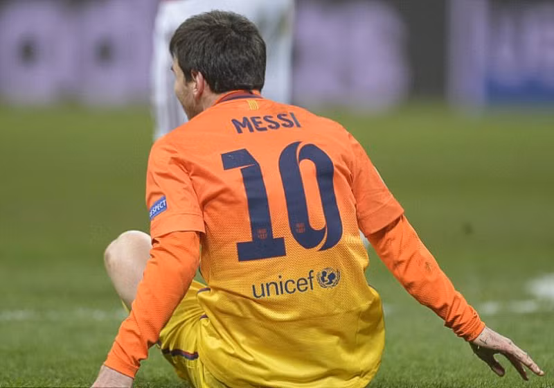 Lối đá ấy khiến Lionel Messi bị khóa chặt trong toàn bộ trận đấu. Lối đá ấy khiến Lionel Messi bị khóa chặt trong toàn bộ trận đấu.