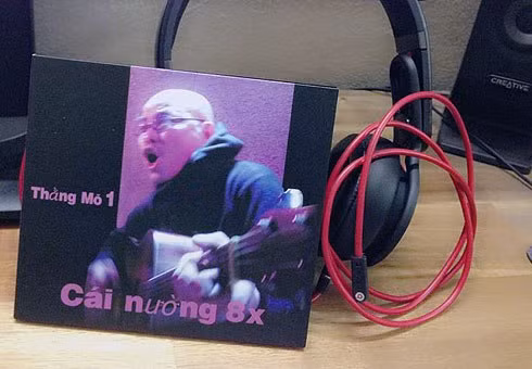 Tiêu hủy đĩa nhạc của Ngọc Đại vì 'nói xấu chế độ' ảnh 1 Đĩa "Thằng mõ 1: Cái nường 8X" được Ngọc Đại gây bão dư luận vì ca từ dung tục.