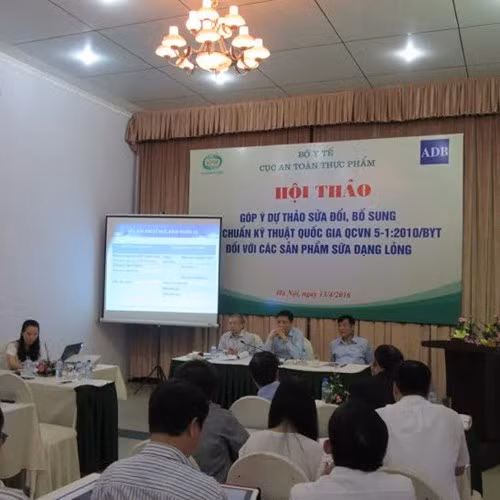 Hội thảo lấy ý kiến về việc sửa đổi Quy chuẩn kỹ thuật quốc gia đối với các sản phẩm sữa dạng lỏng QCVN 5-1:2010/BYT. Hội thảo lấy ý kiến về việc sửa đổi Quy chuẩn kỹ thuật quốc gia đối với các sản phẩm sữa dạng lỏng QCVN 5-1:2010/BYT.