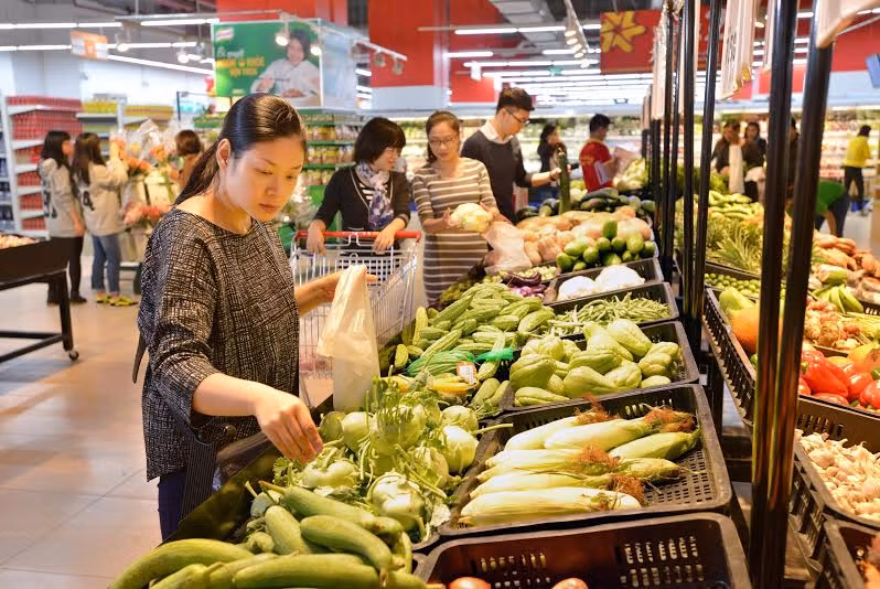 Vingroup tuyên bố sẽ xây dựng chính sách chiết khấu thương mại với ưu đãi mạnh mẽ cho các doanh nghiệp vừa và nhỏ Việt Nam tiêu thụ hàng qua hệ thống bán lẻ của Tập đoàn. Vingroup tuyên bố sẽ xây dựng chính sách chiết khấu thương mại với ưu đãi mạnh mẽ cho các doanh nghiệp vừa và nhỏ Việt Nam tiêu thụ hàng qua hệ thống bán lẻ của Tập đoàn.