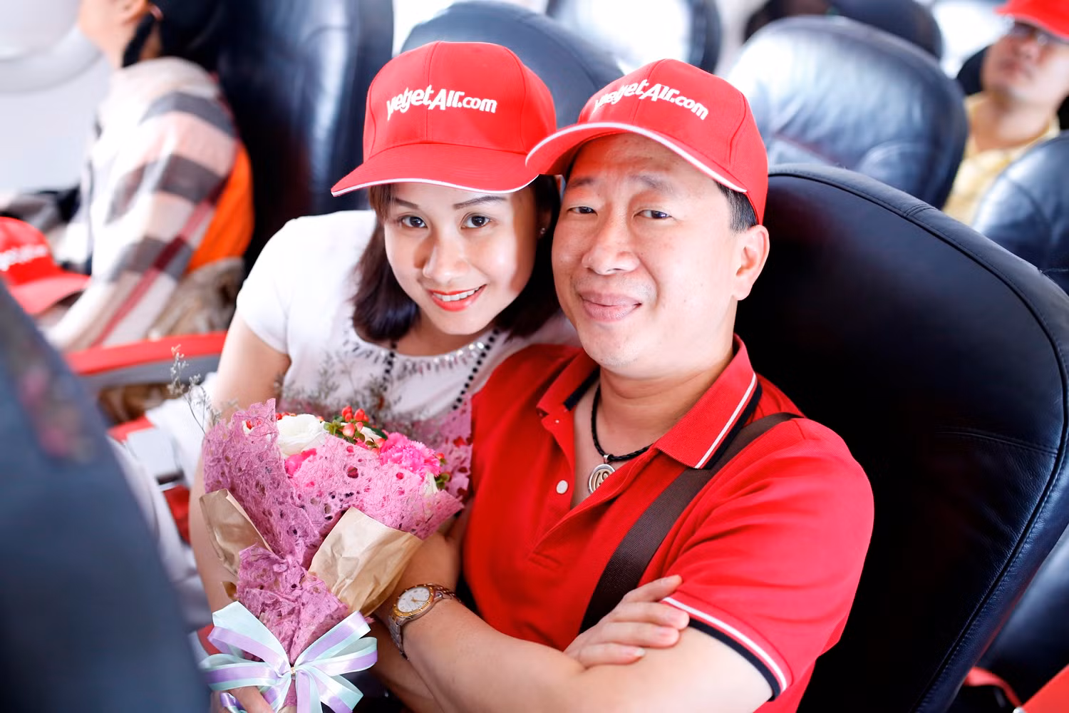 Hành khách vui vẻ trên chuyến bay Vietjet.