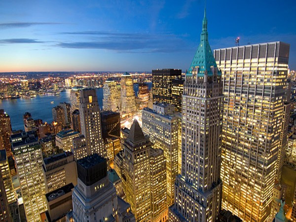 New York UHNW: 7.270 người 13% đại gia Mỹ chuyển đến sống ở New York đã chứng minh rằng đây là thành phố hấp dẫn cho những người cực kỳ giàu có. Những đại gia giàu nhất New York phải kể đến “người khổng lồ” phố Wall Carl Icahn, Thị trưởng Michael Bloomberg, ông trùm bất động sản Donald Trump và các thành viên của gia đình Tisch, đồng chủ sở hữu của New York Giants.