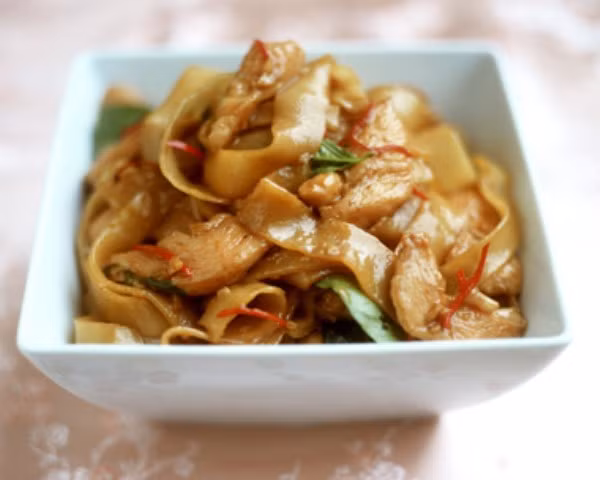 Mì gạo cay (Thái Lan) Đây là một món ăn sáng phổ biến của người dân Thái Lan. Nó rất cay và được ăn cùng với dấm. Mì gạo cay (Thái Lan) Đây là một món ăn sáng phổ biến của người dân Thái Lan. Nó rất cay và được ăn cùng với dấm.