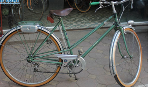 “Ngựa sắt cà tàng” đắt ngang Honda SH.