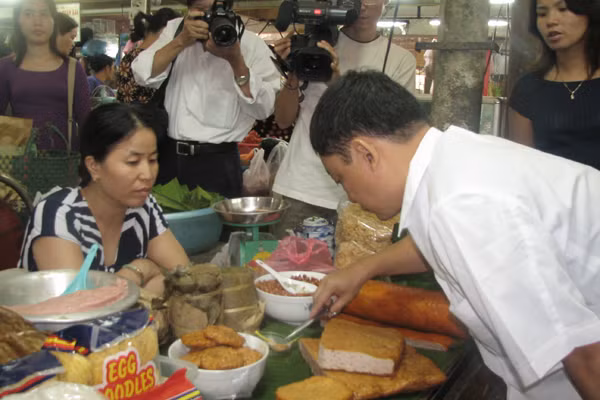 Kiểm nghiệm phát hiện giò chả nhiễm độc hại quá mức cho phép. Ảnh minh họa Kiểm nghiệm phát hiện giò chả nhiễm độc hại quá mức cho phép. Ảnh minh họa