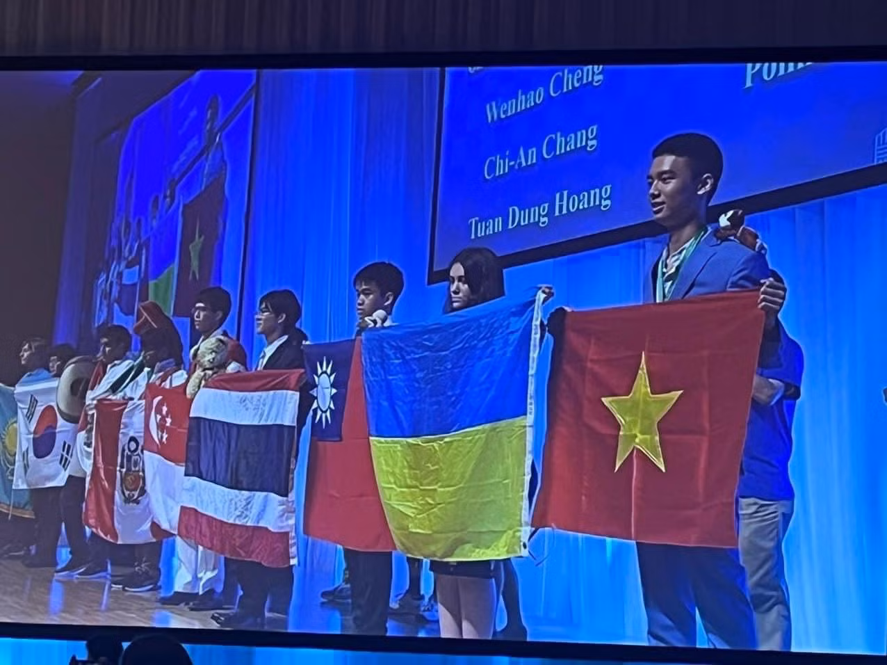 Năm 2023, học sinh Việt giành được nhiều thành tích xuất sắc trong các cuộc thi Olympic quốc tế. (Ảnh: Trường Trung học phổ thông Chuyên Đại học Sư phạm cung cấp)