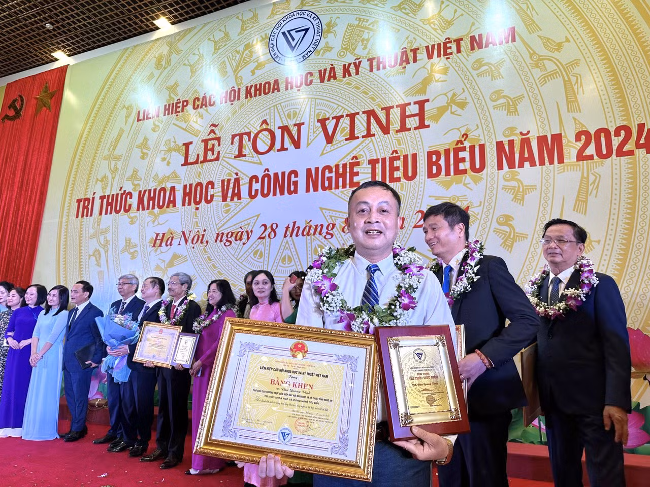 Thạc sĩ Đậu Quang Vinh luôn trăn trở phát triển du lịch cộng đồng tại quê nhà. (Ảnh: NVCC)