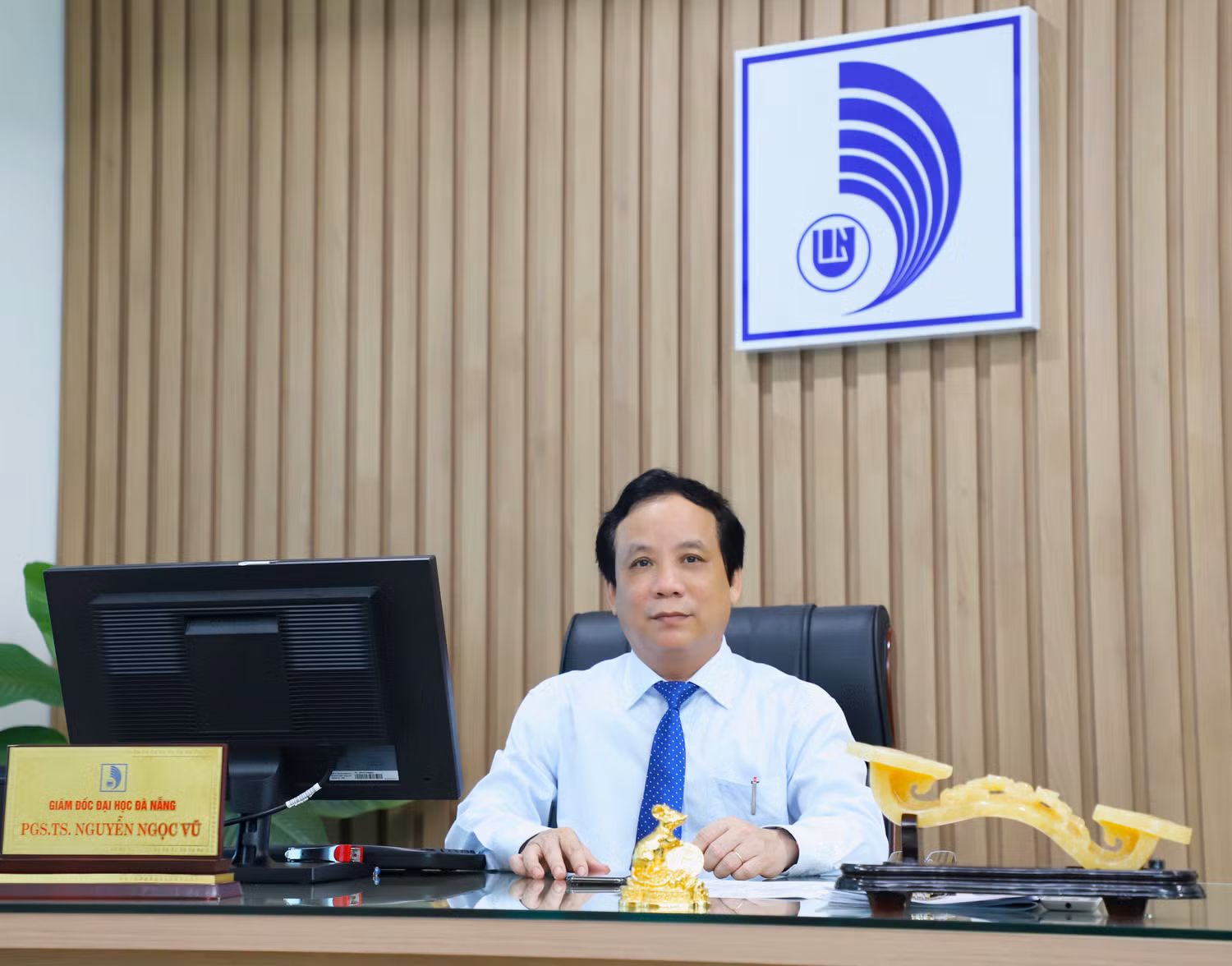 Theo thầy Vũ việc phát triển thêm các đại học quốc gia là phù hợp với xu thế của thế giới. (Ảnh: website Đại học Đà Nẵng) Theo thầy Vũ việc phát triển thêm các đại học quốc gia là phù hợp với xu thế của thế giới. (Ảnh: website Đại học Đà Nẵng)