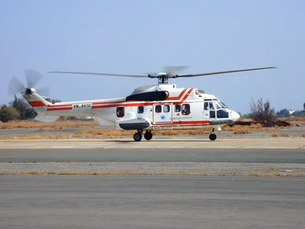 Trang bị hiện đại của Không quân Việt Nam để phục vụ nhiệm vụ bảo vệ tổ quốc, phát triển kinh tế và hỗ trợ nhân dân vùng gặp thiên tai.