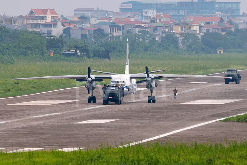 Trang bị hiện đại của Không quân Việt Nam để phục vụ nhiệm vụ bảo vệ tổ quốc, phát triển kinh tế và hỗ trợ nhân dân vùng gặp thiên tai.