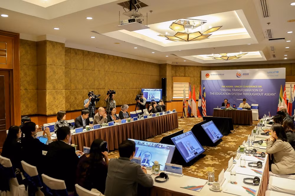 Hội nghị hướng tới mục tiêu xây dựng một bộ tiêu chuẩn kỹ năng số thống nhất. (Ảnh: Bộ Giáo dục và Đào tạo) Hội nghị hướng tới mục tiêu xây dựng một bộ tiêu chuẩn kỹ năng số thống nhất. (Ảnh: Bộ Giáo dục và Đào tạo)