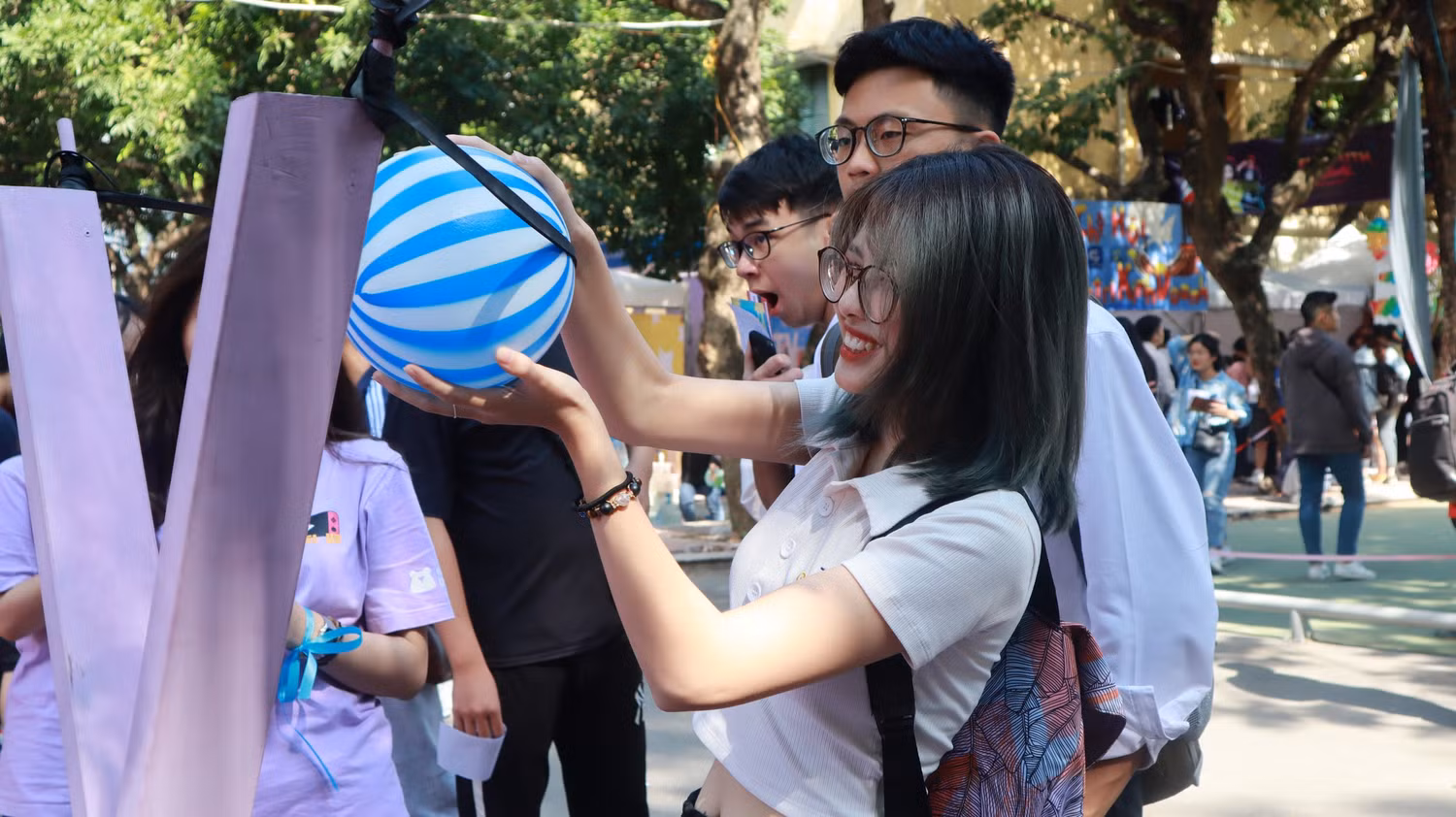 Những trò chơi thu hút và hấp dẫn