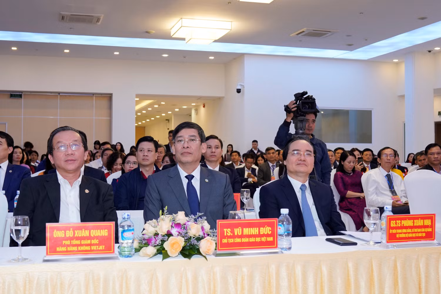 Đại biểu tham dự sự kiện.
