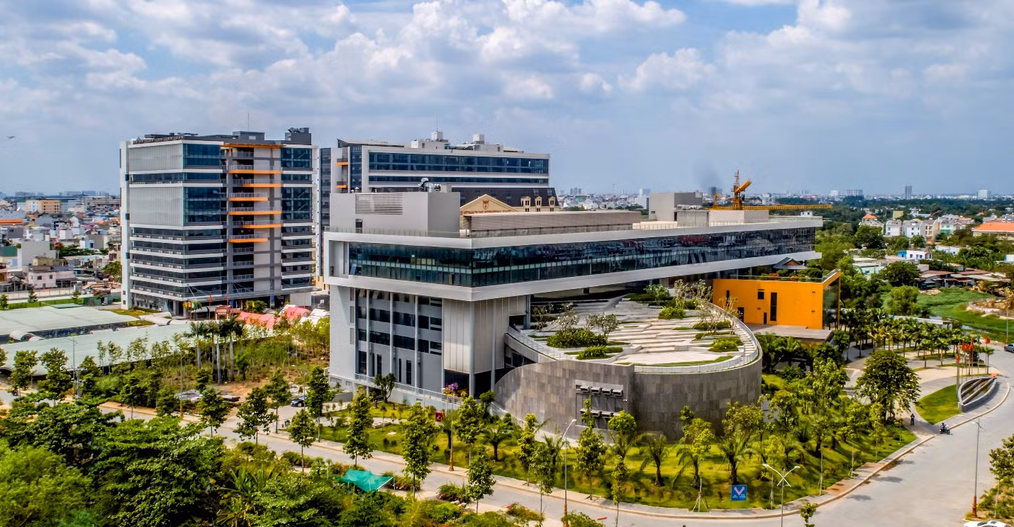 Toàn cảnh cơ sở 3 Trường Đại học Văn Lang. Toàn cảnh cơ sở 3 Trường Đại học Văn Lang.