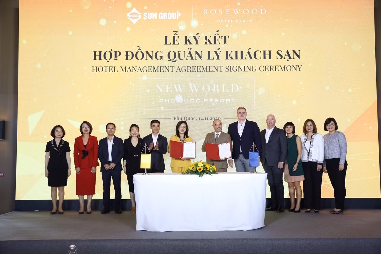 Lễ ký kết hợp tác giữa Tập đoàn Sun Group và Tập đoàn Rosewood Hotel Group.
