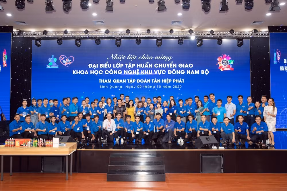 Đoàn đại biểu lớp tập huấn chuyển giao Khoa học công nghệ khu vực Đông Nam Bộ tham quan và giao lưu tại Tân Hiệp Phát ngày 09/10/2020. Đoàn đại biểu lớp tập huấn chuyển giao Khoa học công nghệ khu vực Đông Nam Bộ tham quan và giao lưu tại Tân Hiệp Phát ngày 09/10/2020.