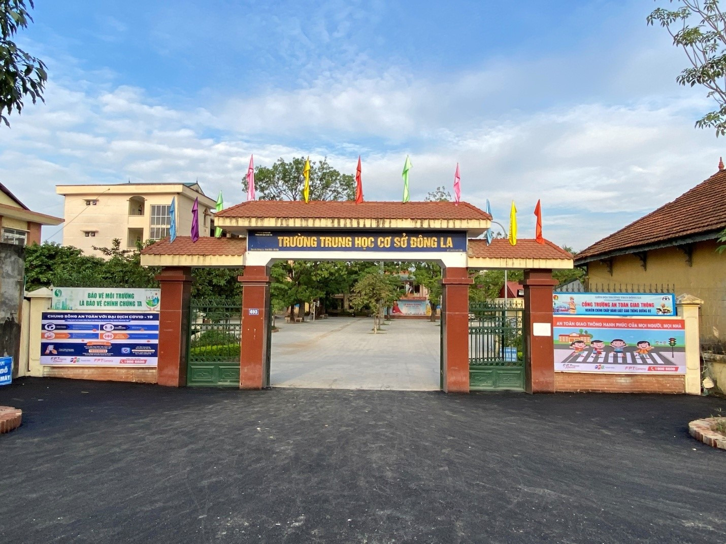 Trường Trung học cơ sở Đông La (Hoài Đức – Hà Nội) Trường Trung học cơ sở Đông La (Hoài Đức – Hà Nội)