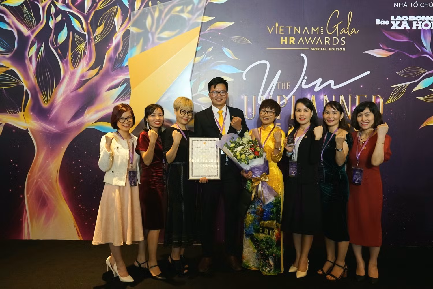 Tập đoàn Sun Group nhận giải tại Vietnam HR Awards 2020.
