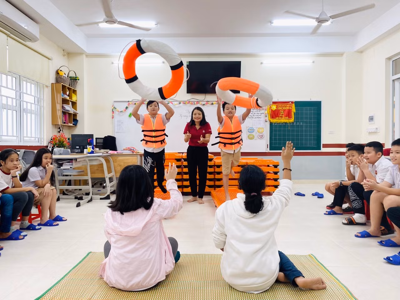 Học sinh cần được thực hành những kỹ năng ứng phó với thiên tai. Ảnh: Giáo viên cung cấp.