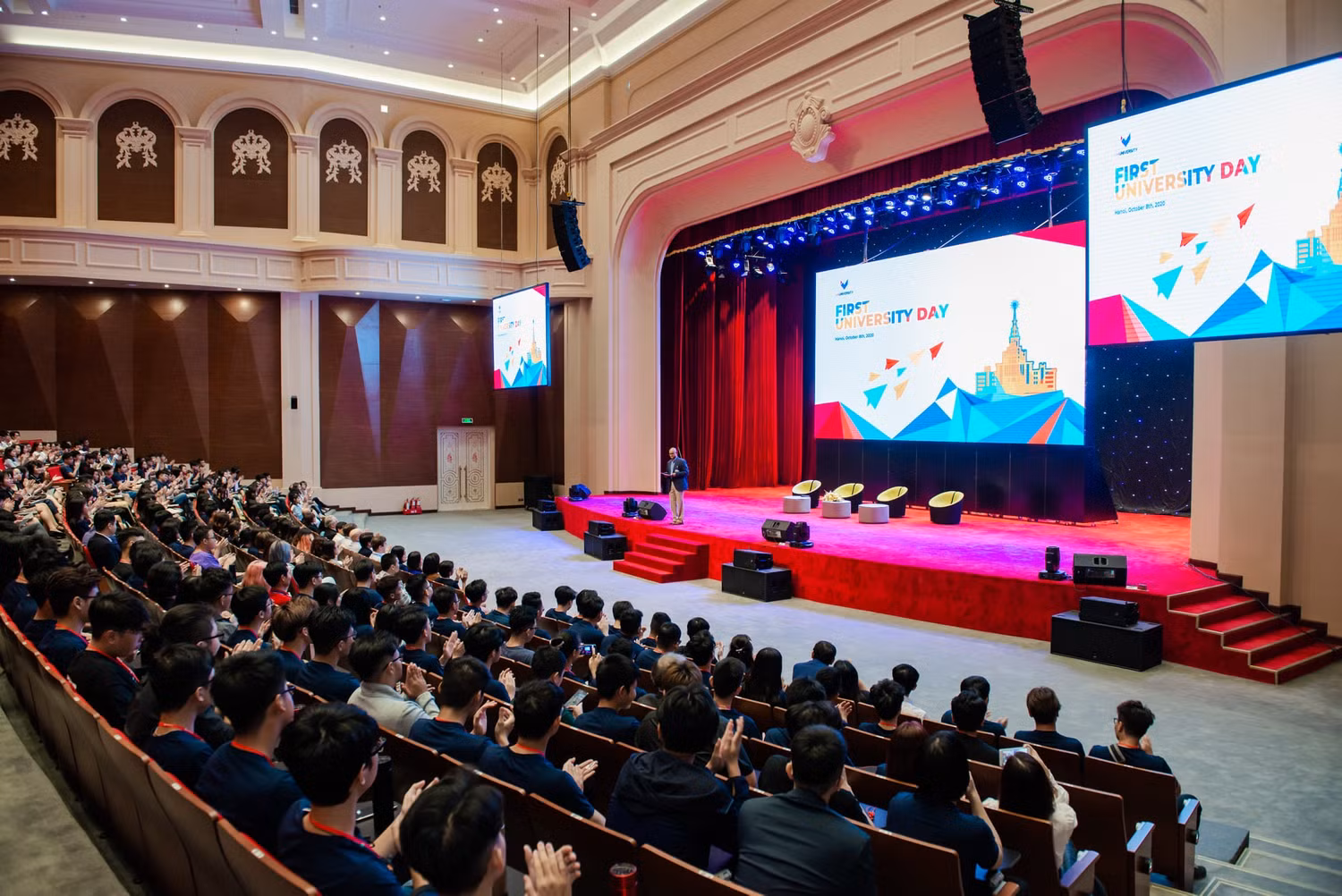 Chuẩn bị cho ngày khai giảng khóa học đầu tiên, các sinh viên sẽ có một tuần trải nghiệm chương trình định hướng VinUni.