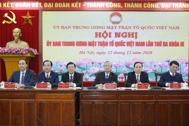 Các đồng chí chủ trì Hội nghị.