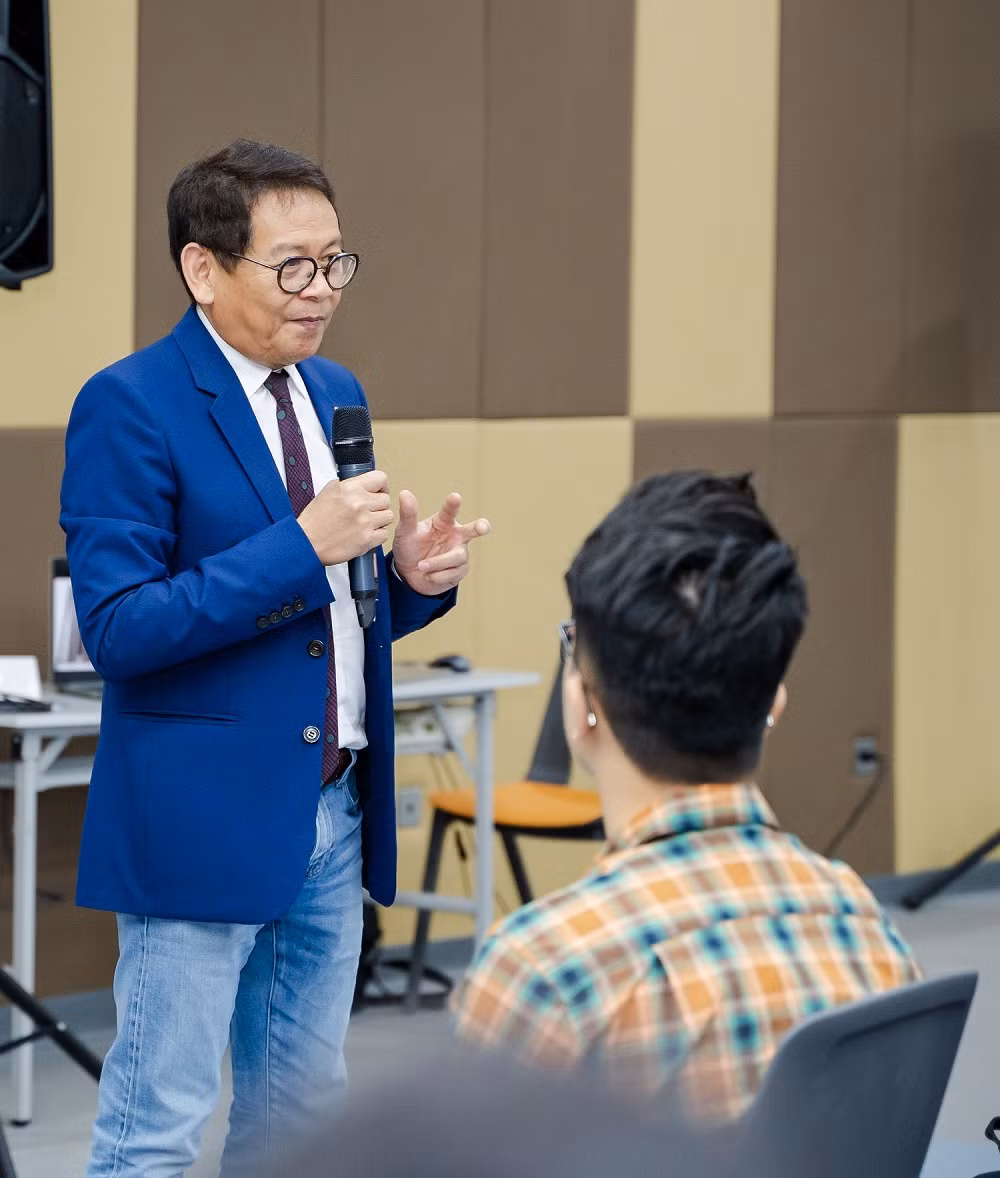 Giáo sư Dương Nguyên Vũ sẽ là giảng viên chính môn học lần đầu tiên có mặt tại trường ĐH ở Việt Nam, môn “Sáng tạo thích ứng nhanh” (Agile Innovation) Giáo sư Dương Nguyên Vũ sẽ là giảng viên chính môn học lần đầu tiên có mặt tại trường ĐH ở Việt Nam, môn “Sáng tạo thích ứng nhanh” (Agile Innovation)