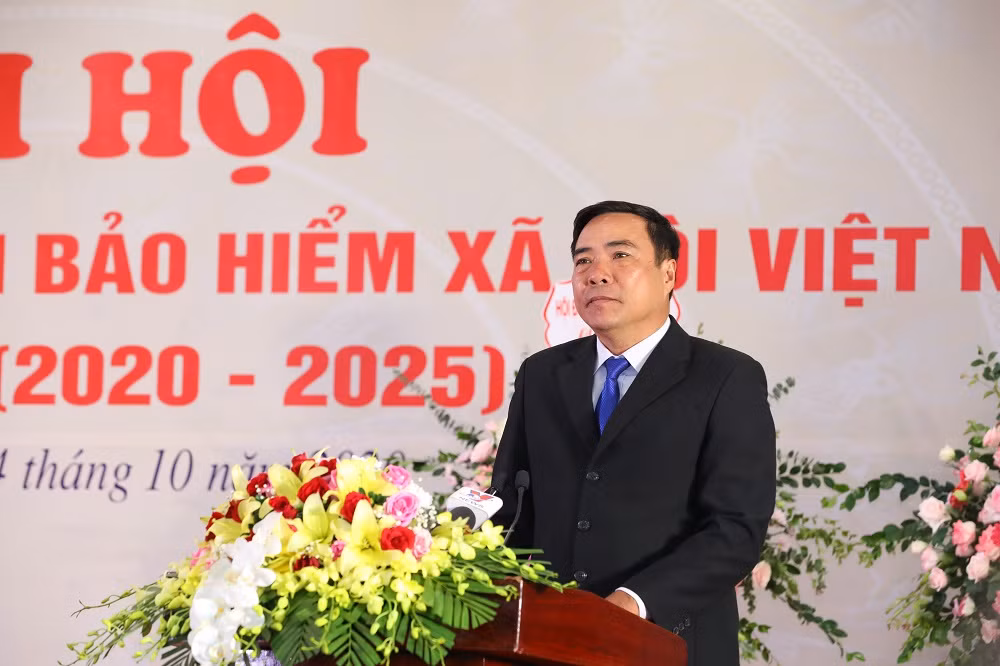 Ông Phan Văn Rí - Giám đốc Bảo hiểm xã hội huyện U Minh, Bảo hiểm xã hội tỉnh Cà Mau.