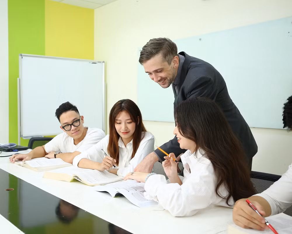 Có chuyên gia hướng dẫn, phần Đọc SAT sẽ thành dễ hiểu.