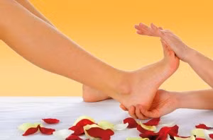 Khi bị phù, bạn cần đến cơ sở y tế để các bác sĩ khám, làm các xét nghiệm, xác định bệnh. Từ đó bạn sẽ nhận được lời khuyên và phương pháp điều trị theo từng nguyên nhân cụ thể của từng bệnh. Xem thêm: Những món cháo ngon/ Những món ăn bài thuốc
