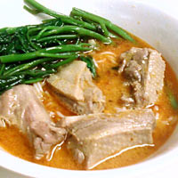 Vịt nấu Chao: Vịt là món ăn giàu dinh dưỡng, làm được rất nhiều món như: nướng, luộc, chiên, xào, quay, gỏi, cháo, tiết canh... nhưng thật là thiếu sót nếu ta không nhắc đến món "Vịt nấu chao", rất đơn giản và dễ nấu, ngon vì hương vị thơm ngon giữa vịt và chao hòa quyện vào nhau tạo ra một món ăn ẩm thực có hương vị độc đáo.