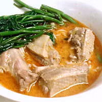 Vịt nấu Chao: Vịt là món ăn giàu dinh dưỡng, làm được rất nhiều món như: nướng, luộc, chiên, xào, quay, gỏi, cháo, tiết canh... nhưng thật là thiếu sót nếu ta không nhắc đến món "Vịt nấu chao", rất đơn giản và dễ nấu, ngon vì hương vị thơm ngon giữa vịt và chao hòa quyện vào nhau tạo ra một món ăn ẩm thực có hương vị độc đáo.