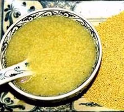 Cháo đậu xanh: Có công dụng: thanh nhiệt giải độc, tiêu thử và bồi bổ sức khỏe. Với những người thừa cân và béo phì, loại cháo này còn có tác dụng điều hòa rối loại lipid máu, làm giảm cân nhẹ người. Ảnh: 24h Xem thêm: món ăn bổ tim/ món ăn cho người đau dạ dày/ những loại nấm tốt cho sức khỏe