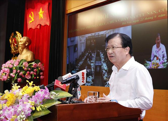 (Phó Thủ tướng Trịnh Đình Dũng phát biểu tại Hội nghị. Ảnh: Báo Tin tức)