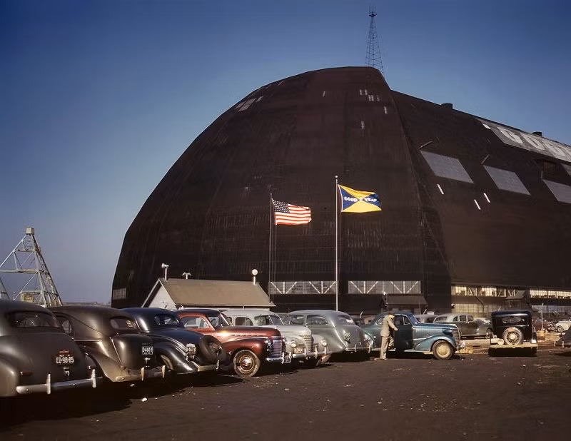 Nhà máy sản xuất máy bay Goodyear, Akron, Ohio, 1941.