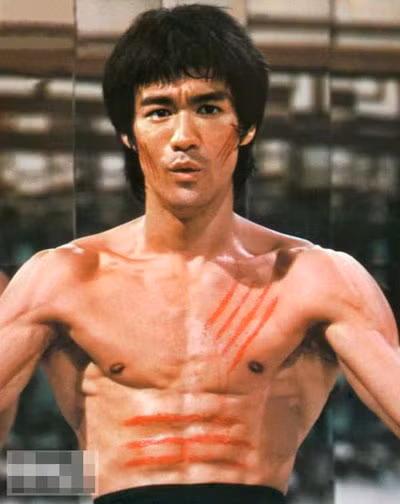 Cái chết đột ngột ở tuổi 32 của Lý Tiểu Long đến giờ vẫn nhận được nhiều sự quan tâm của khán giả.