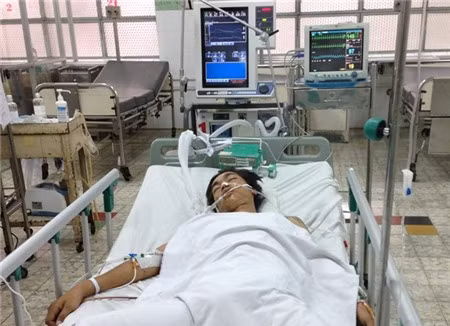 Các nạn nhân hiện nằm tại khoa hồi sức tích cực bệnh viện ĐKKV Thủ Đức với tình trạng sức khỏe rất nguy kịch.