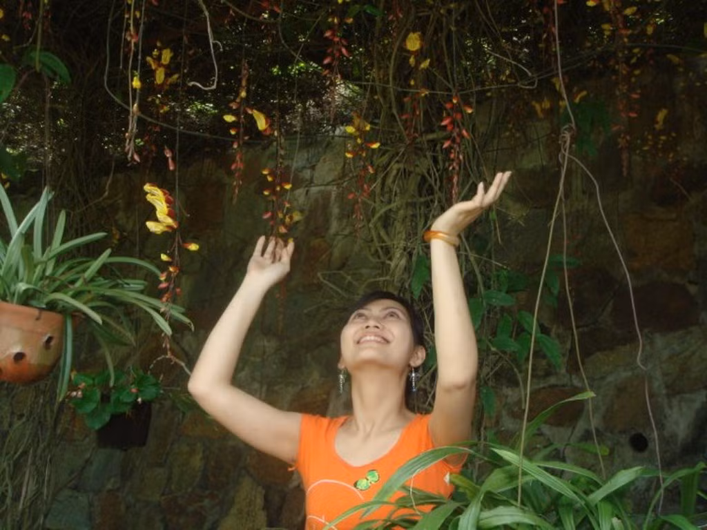 Phan Thị Kim Oanh là một người sống nội tâm nhưng lại rất quan tâm đến người khác. Kim Oanh cũng rất dễ hòa đồng, năng động trong công việc và cuộc sống.