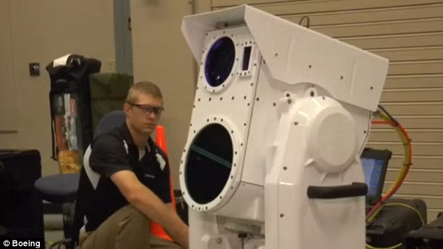 Hệ thống vũ khí laser nhỏ gọn (LWS) của Công ty Boeing Mỹ Hệ thống vũ khí laser nhỏ gọn (LWS) của Công ty Boeing Mỹ