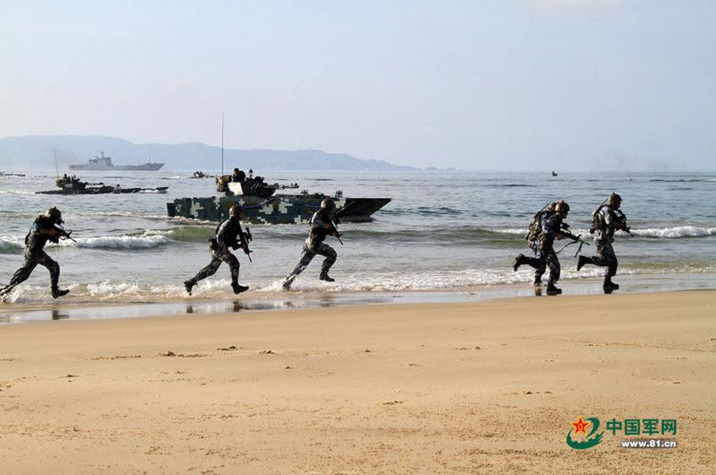 Tháng 8 năm 2014, Hạm đội Nam Hải, Hải quân Trung Quốc tiến hành tập trận đổ bộ đánh chiếm đảo đá quy mô lớn Tháng 8 năm 2014, Hạm đội Nam Hải, Hải quân Trung Quốc tiến hành tập trận đổ bộ đánh chiếm đảo đá quy mô lớn