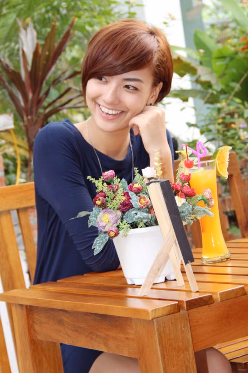 >>AI ĐẸP HƠN HOTGIRL KIM PHƯỢNG NHỮNG NỮ SINH DIỆN ÁO DÀI ĐẸP HƠN HOA HẬU MAI PHƯƠNG THÚY (P32) <<HOTGIRL HỌC V IỆN BÁO CHÍ ĐẸP RẠNG NGỜI TRONG SẮC THU <<NỮ SINH ĐH PHƯƠNG ĐÔNG THƯỚT THA ÁO DÀI <<NGẨN NGƠ TRƯỚC STYLE DỄ THƯƠNG CỦA HƯƠNG ZINNIE >>KINH DỊ LỄ HỘI HÓA TRANG CỦA SINH VIÊN >>AI ĐẸP HƠN HOTGIRL KIM PHƯỢNG NHỮNG NỮ SINH DIỆN ÁO DÀI ĐẸP HƠN HOA HẬU MAI PHƯƠNG THÚY (P32) <<HOTGIRL HỌC V IỆN BÁO CHÍ ĐẸP RẠNG NGỜI TRONG SẮC THU <<NỮ SINH ĐH PHƯƠNG ĐÔNG THƯỚT THA ÁO DÀI <<NGẨN NGƠ TRƯỚC STYLE DỄ THƯƠNG CỦA HƯƠNG ZINNIE >>KINH DỊ LỄ HỘI HÓA TRANG CỦA SINH VIÊN
