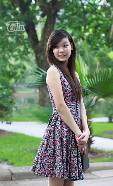Hiện tại, Băng Châu đang chuẩn bị cho cuộc thi nhan sắc dành cho các bạn trẻ là Miss Teen. >>Hotgirl ĐH Mỹ thuật Công nghiệp tuyệt xinh trong váy cô dâu >>Những nữ sinh diện áo dài đẹp hơn Hoa hậu Mai Phương Thúy (P23) >>Vẻ đẹp sexy của thiếu nữ thành Vinh >>Cư dân mạng "chao đảo" vì teenmodel Thảo Hương
