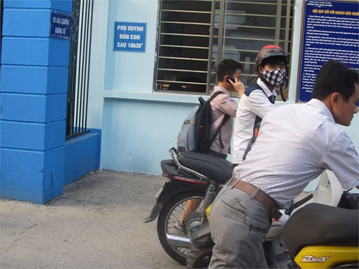 >> Thầy giáo trẻ đẹp "gây sốt" cộng đồng mạng >> Chùm ảnh: Những nỗi khổ của học sinh Việt Nam (P2) >>Ngẩn ngơ trước vẻ đẹp thánh thiện của hotgirl Ngọc Hiền