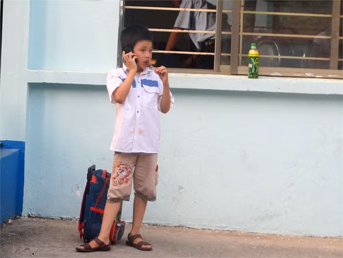 >> Thầy giáo trẻ đẹp "gây sốt" cộng đồng mạng >> Chùm ảnh: Những nỗi khổ của học sinh Việt Nam (P2) >>Ngẩn ngơ trước vẻ đẹp thánh thiện của hotgirl Ngọc Hiền